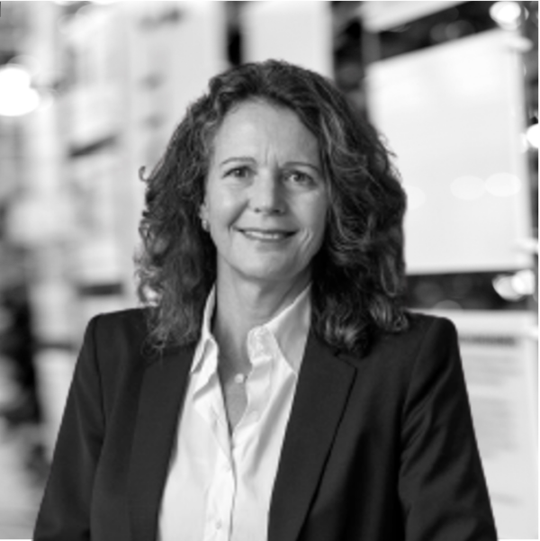 Porträtt foto av Lena Svensk för 100-listan