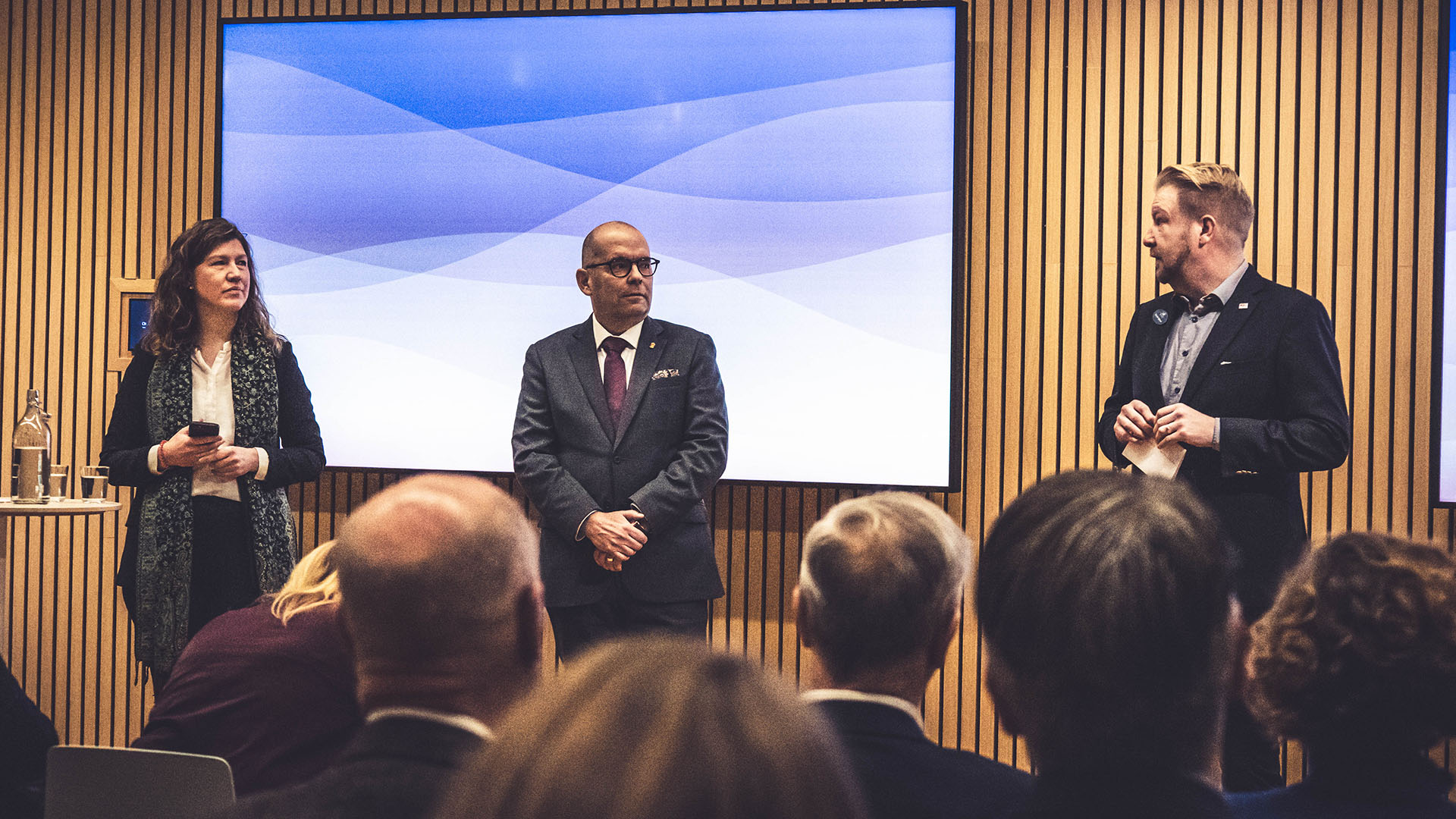 Carl Fredrik Graf, Elina Jonsson, Simon Helmér under frukostseminarium hos Östsvenska Handelskammaren